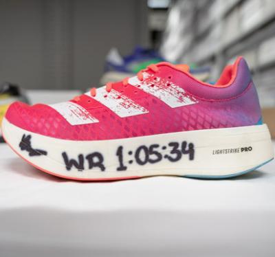 adidas löparskor genom historien: Från banlöparskor till superskor