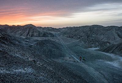 402 km till fots igenom Gobi-öknen – Non Stop!