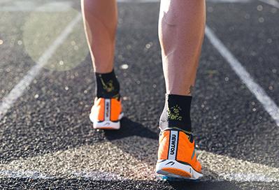 Lättare löparskor kapar minuter från maratontiden