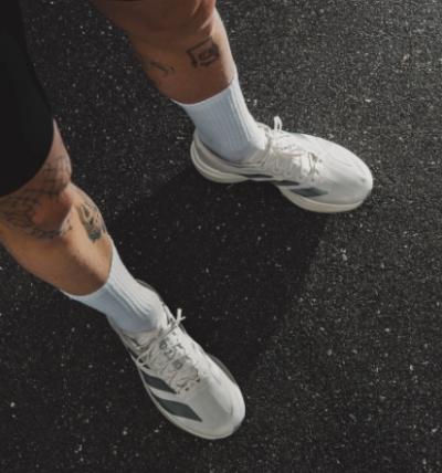 Test: adidas EVO SL Woven - Årets mest populära sko?