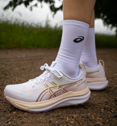 TEST: ASICS GEL-Kayano 33 – En stabil uppdatering!