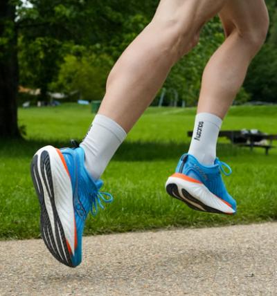 Test: Saucony Triumph 22 - Ett steg upp i komfort