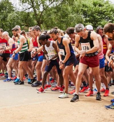 Optimera ditt vätske-, energi- och kolhydratintag före och under halvmarathon- och marathonlopp