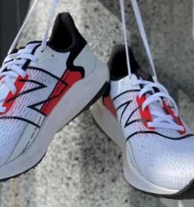 TEST: New Balance FuelCell Propel V2 – En fast och effektiv sko för dina dagliga rundor