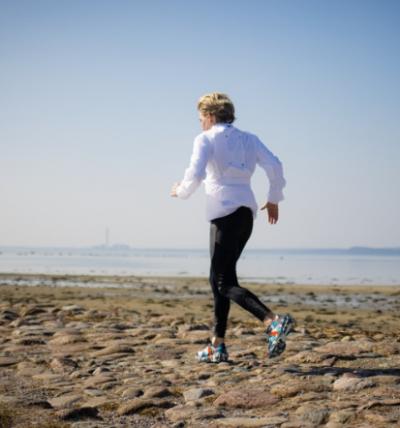 217 kilometer i upp till 50 graders värme: Stine Rex tror på att hon kan vinna!