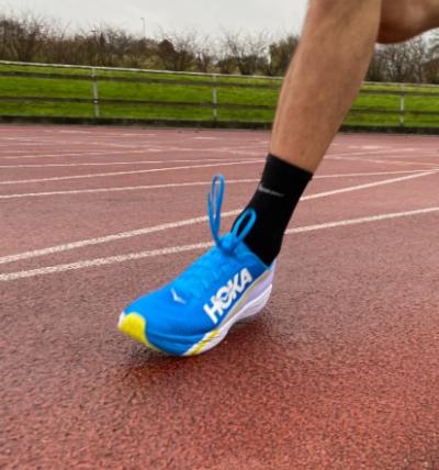 TEST: HOKA ONE ONE ROCKET X - BLIXTSNABB LÖPARSKO MED KOLFIBERPLATTA
