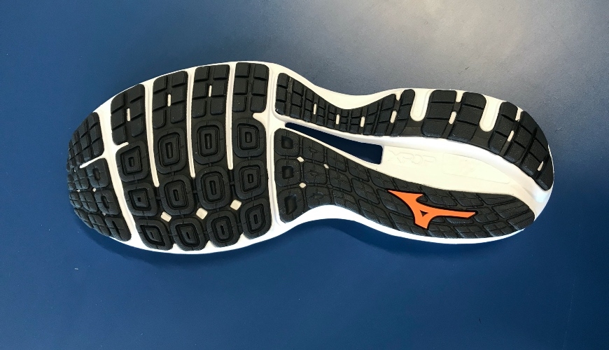 mizuno wave sky 4 outsole