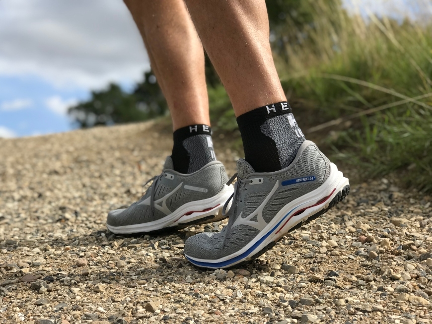 mizuno wave rider 24